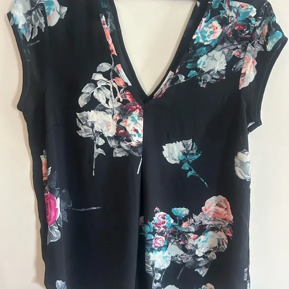 EASTER / SPRING TOP 💐 DR2 floral Navy work Cap Sleeve Blouse - Picture 1 of 5